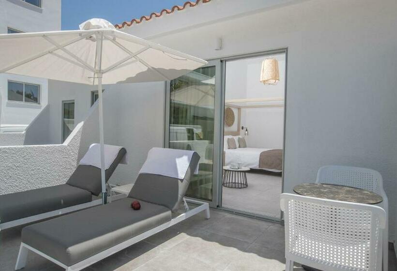 스탠다드 방갈로, Bohemian Gardens