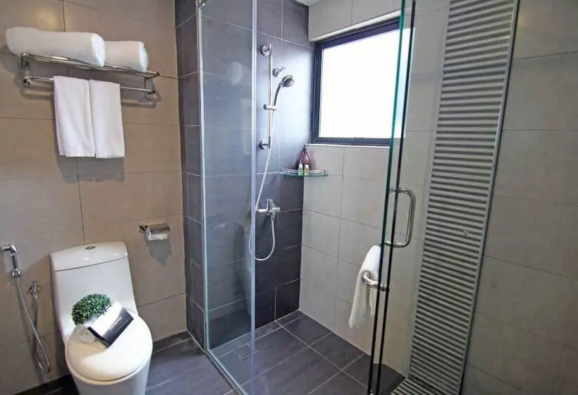 デラックスルーム, Nexus Regency Suites &