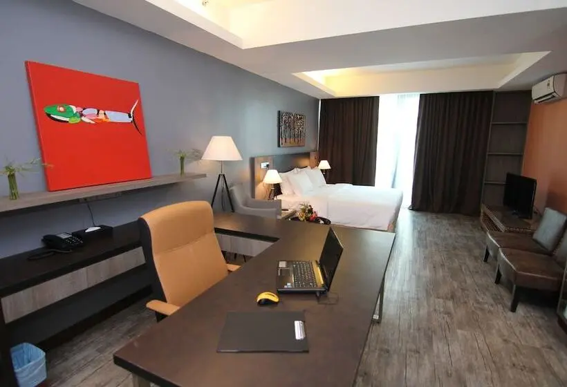 デラックスルーム, Nexus Regency Suites &