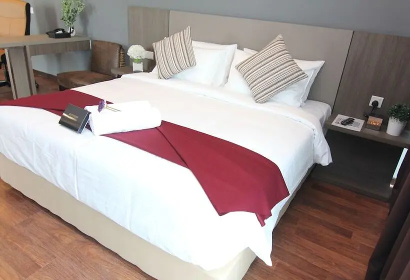 デラックスルーム, Nexus Regency Suites &