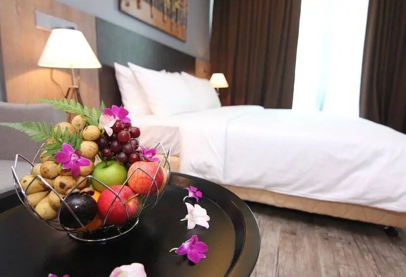 デラックスルーム, Nexus Regency Suites &