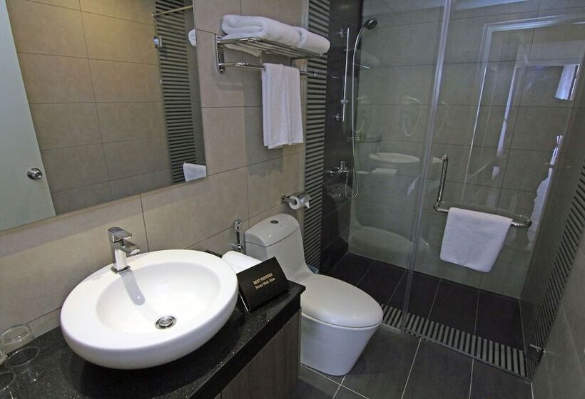 デラックスルーム, Nexus Regency Suites &