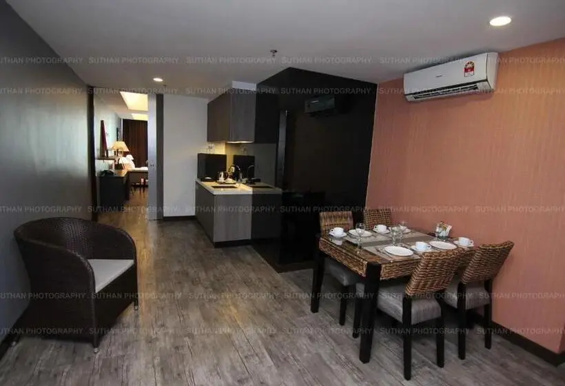 キングサイズベッドのデラックスルーム, Nexus Regency Suites &