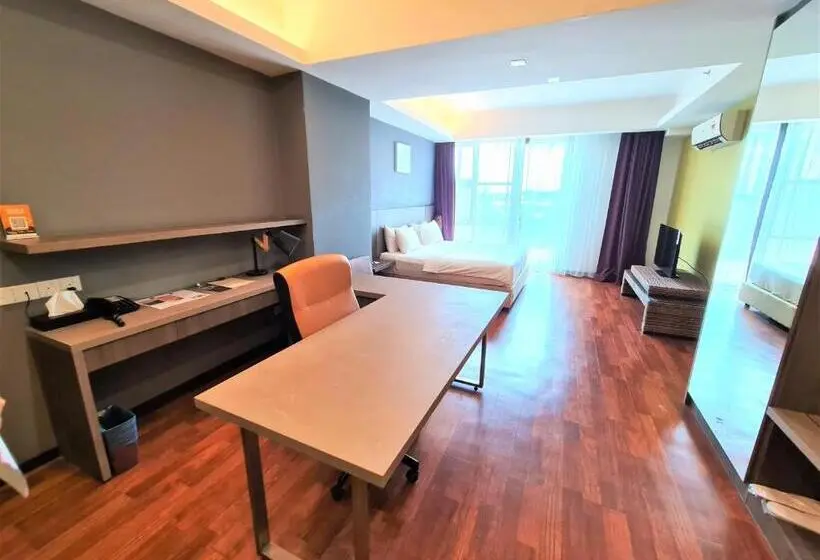 キングサイズベッドのデラックスルーム, Nexus Regency Suites &