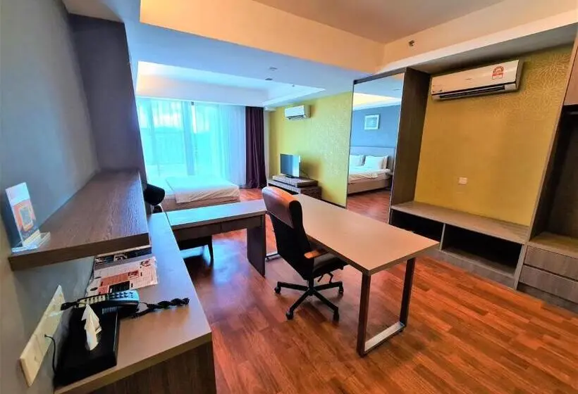キングサイズベッドのデラックスルーム, Nexus Regency Suites &