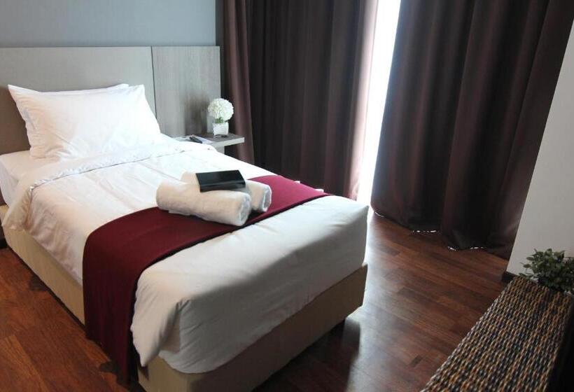 سوییت جونیور, Nexus Regency Suites &