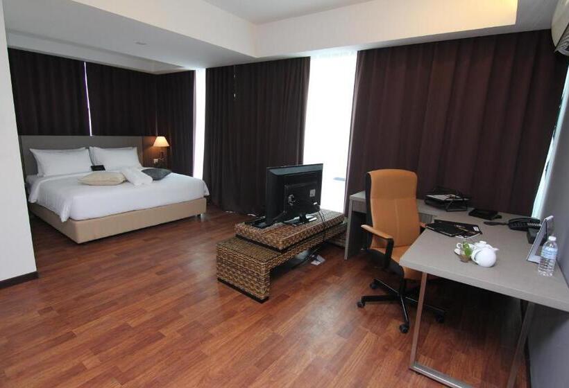 سوییت اجرایی, Nexus Regency Suites &
