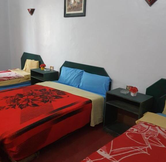 اتاق استاندارد سه نفره, African House Hostel