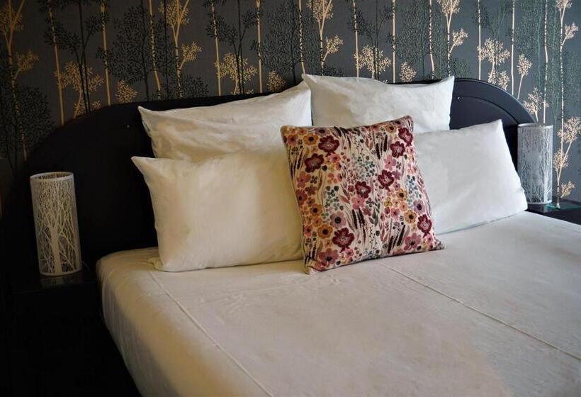 Студия Стандарт, Bks Premier Motel Palmerston North