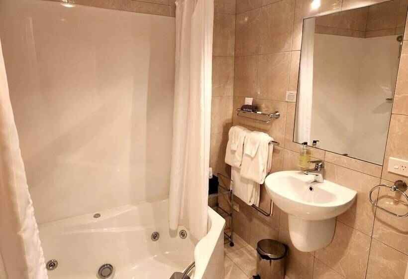Студия Стандарт, Bks Premier Motel Palmerston North