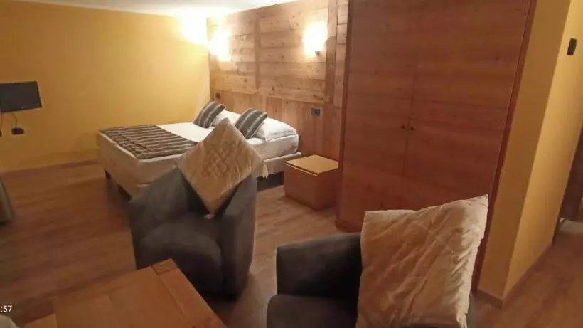 سوییت سوپریور, Chalet Alpina Hotel & Apartments