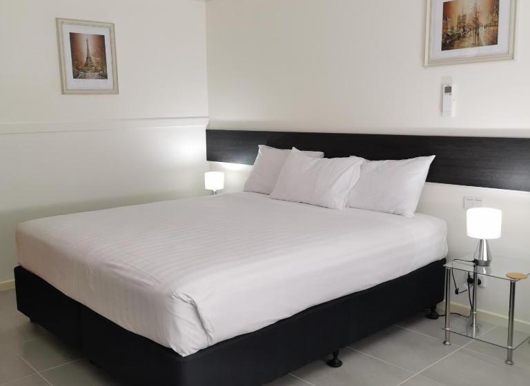 带大床的标准间, Gallery Motel