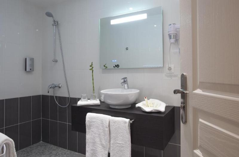 舒适型房间, Contact Hôtels Les Pierres Dorées