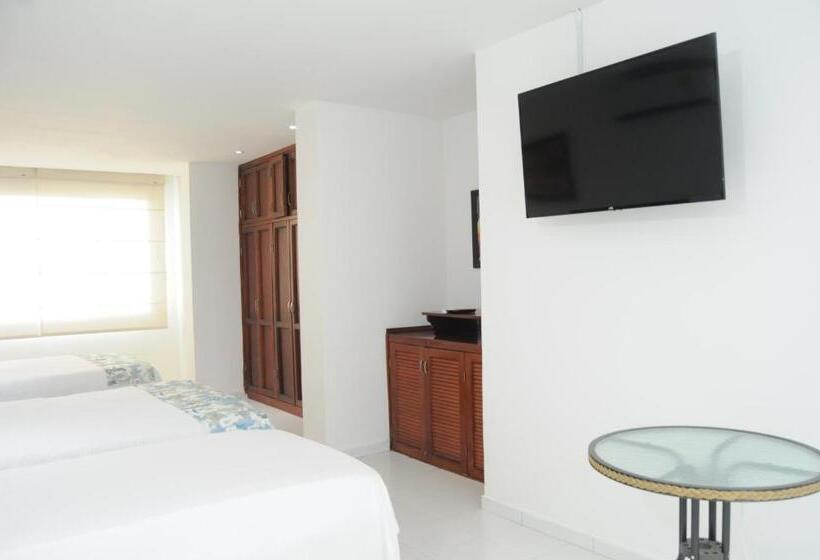 חדר משפחתי, Coral Reef