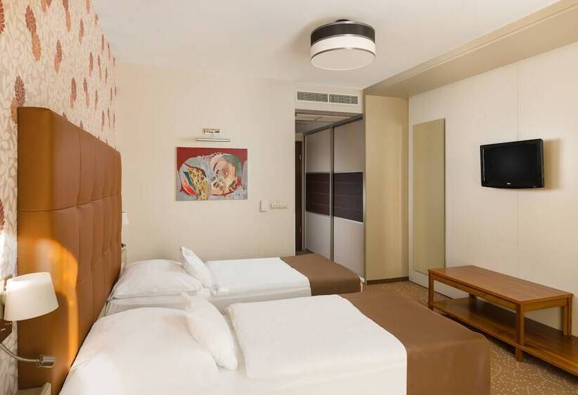 Номер Superior, Corso Hotel Pécs