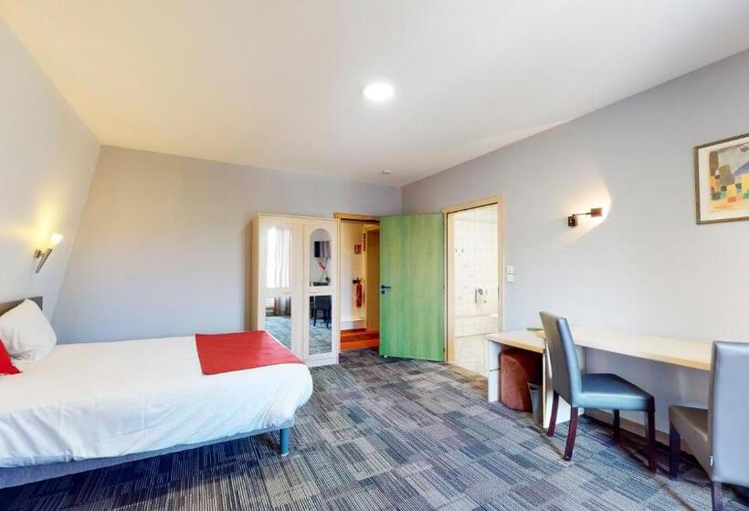 חדר קומפורט, Cour Du Tonnelier