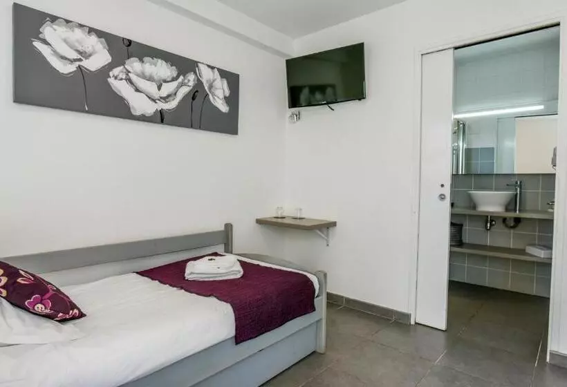 スタンダード４人部屋, Logis Hôtel Emeraude Des Bois