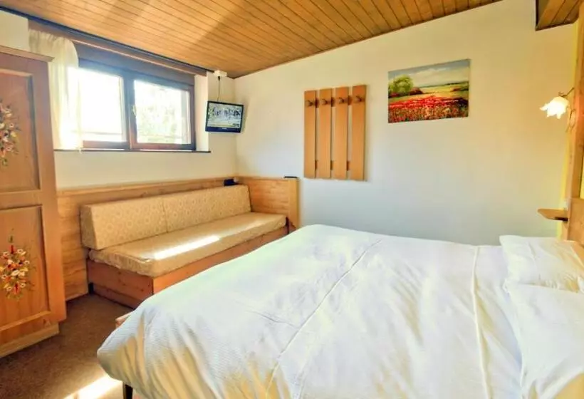 Comfort-huone, Garni Edy
