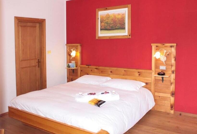 חדר משפחתי, Garni Edy