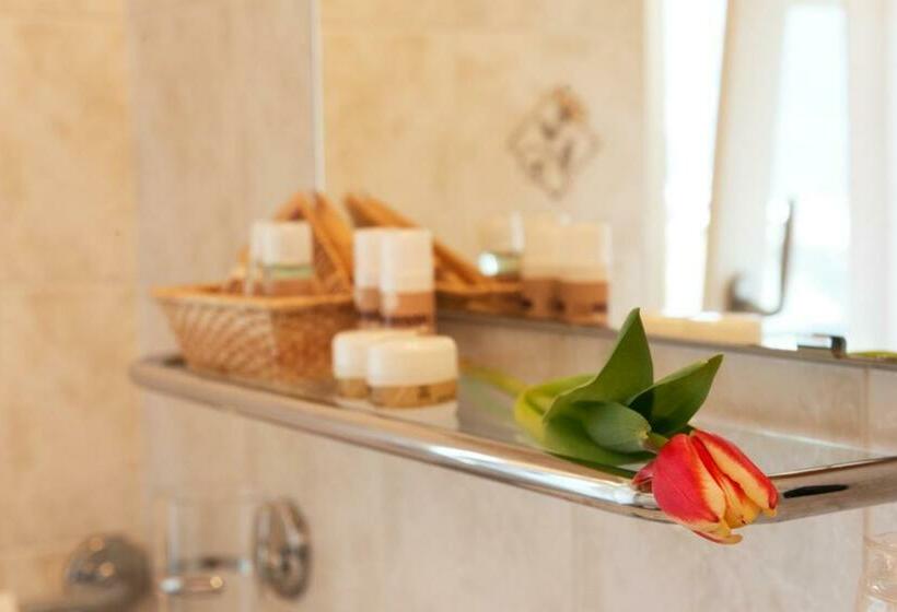 חדר סופריור לשלושה, Garni Le Corti