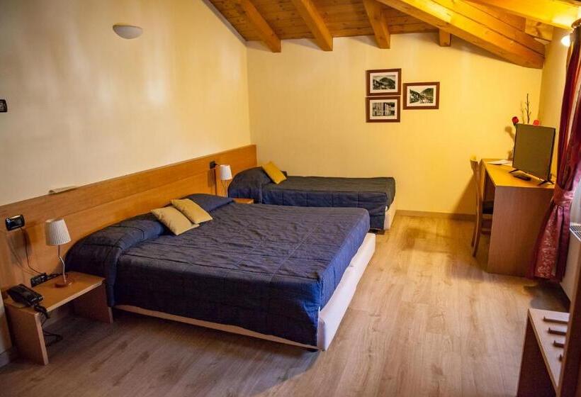 חדר סופריור לשלושה, Garni Le Corti