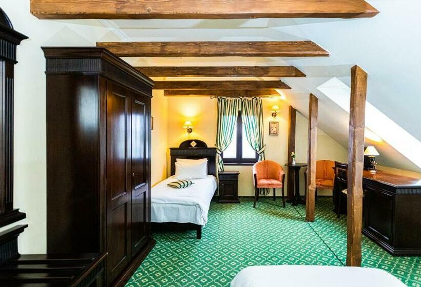 Standard Yhden Hengen Huone, Koronna Inn