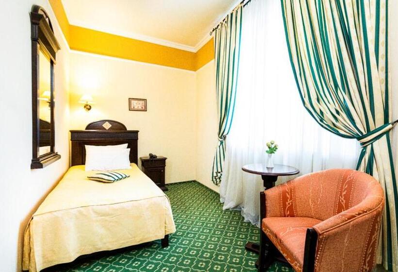 Standard Yhden Hengen Huone, Koronna Inn