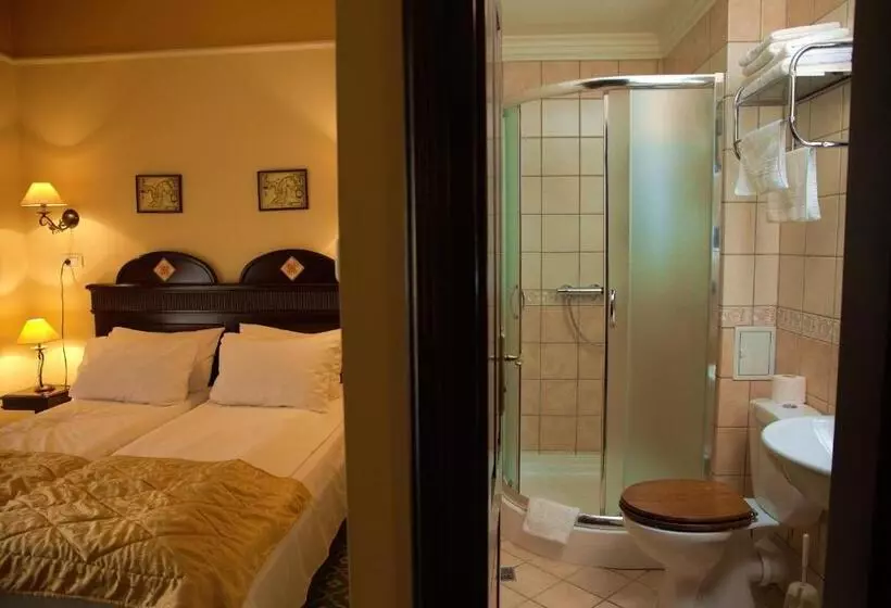 Camera Tripla Comfort, Koronna Inn