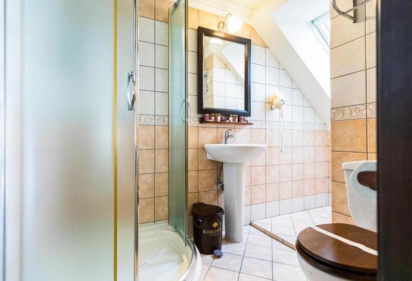 Comfort Kolmen Hengen Huone, Koronna Inn