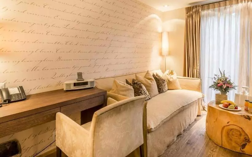 バルコニー付きジュニアスイート, La Val Hotel & Spa