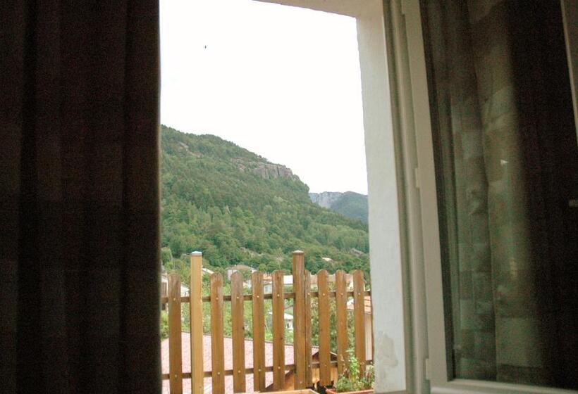 标准三人间, Le Beausejour