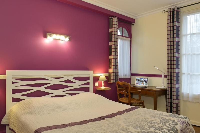 غرفة قياسية, Logis Manoir De La Giraudiere