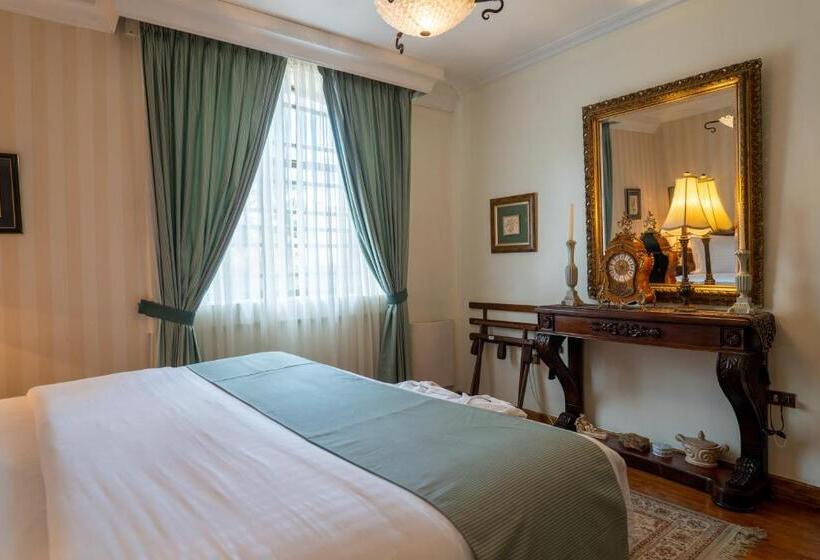 سوییت, Mansion Alcazar