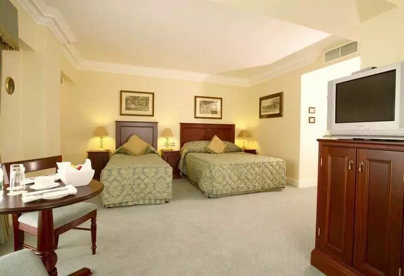 デラックスルーム, Maudlins House