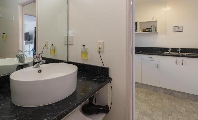 Студия Стандарт, Palm Court Motor Inn