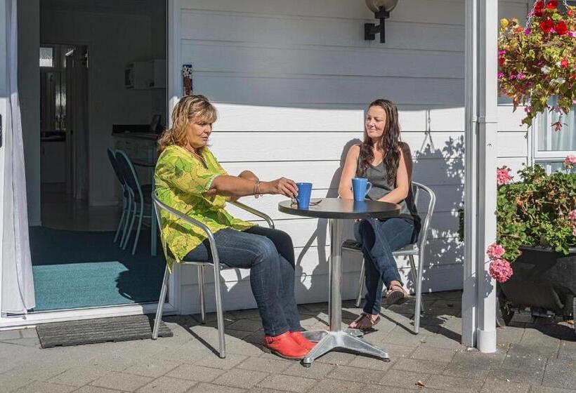 Апартаменты 1 Спальня, Palm Court Motor Inn