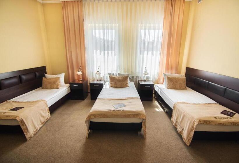 Номер Стандарт Трехместный, Park Hotel Tryszczyn