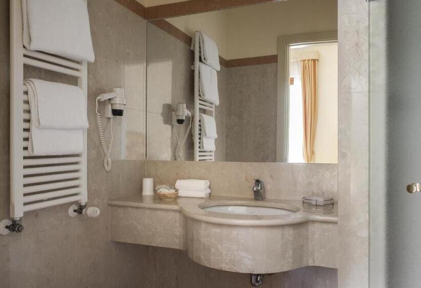 标准间, Parma E Oriente