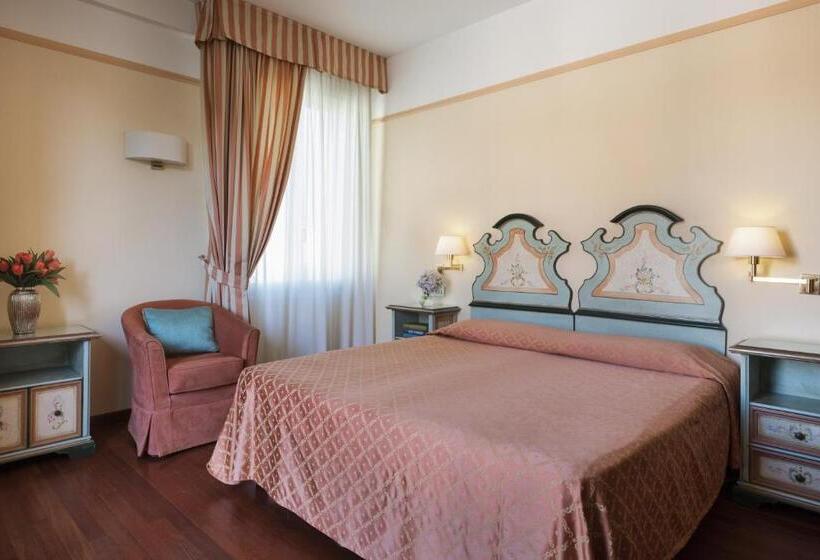 高级大房间, Parma E Oriente