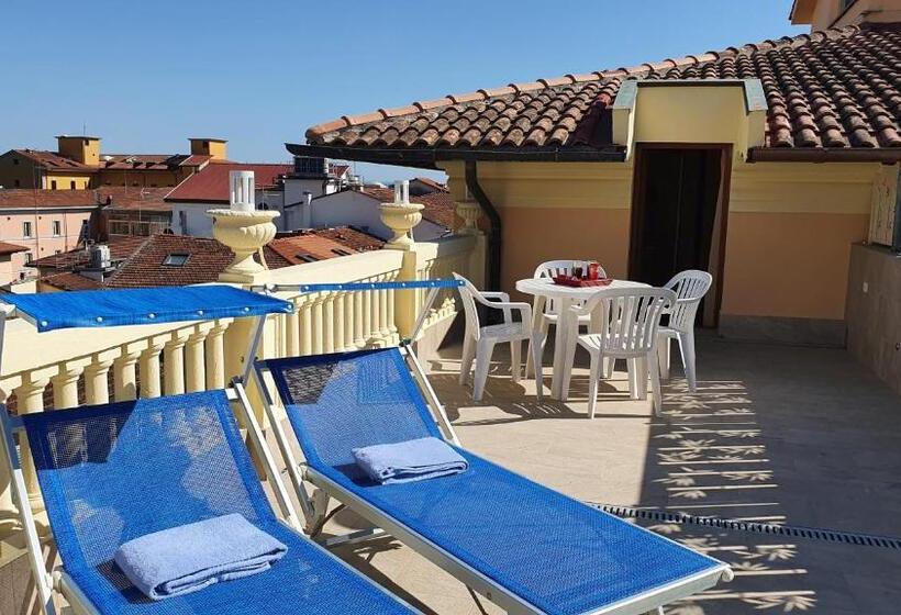 带露台的套间, Parma E Oriente