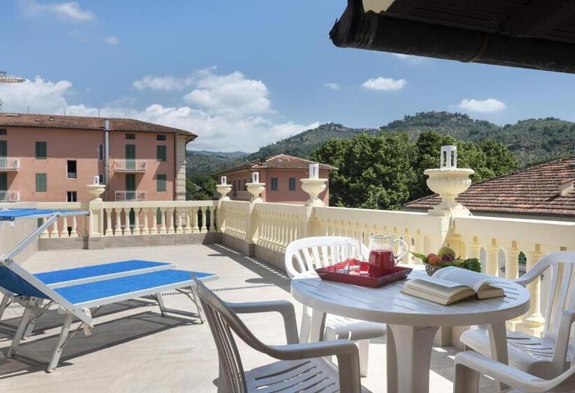 带露台的套间, Parma E Oriente