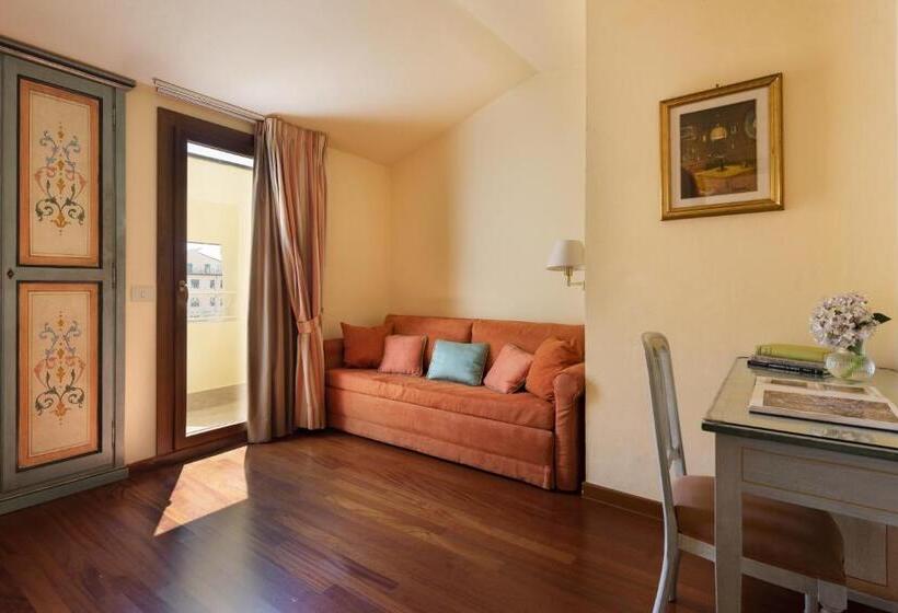 带露台的套间, Parma E Oriente