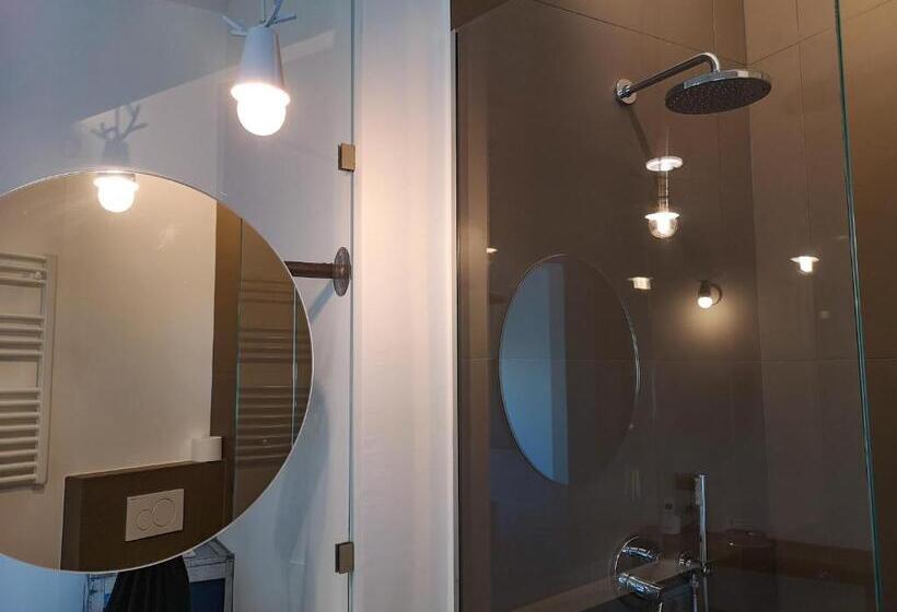 スーペリアールーム, Perla The Storyhoteller