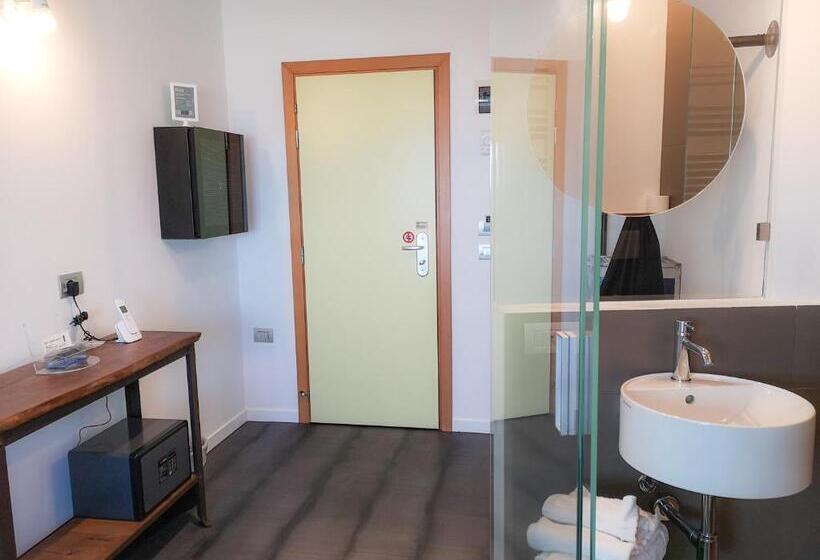 スーペリアールーム, Perla The Storyhoteller