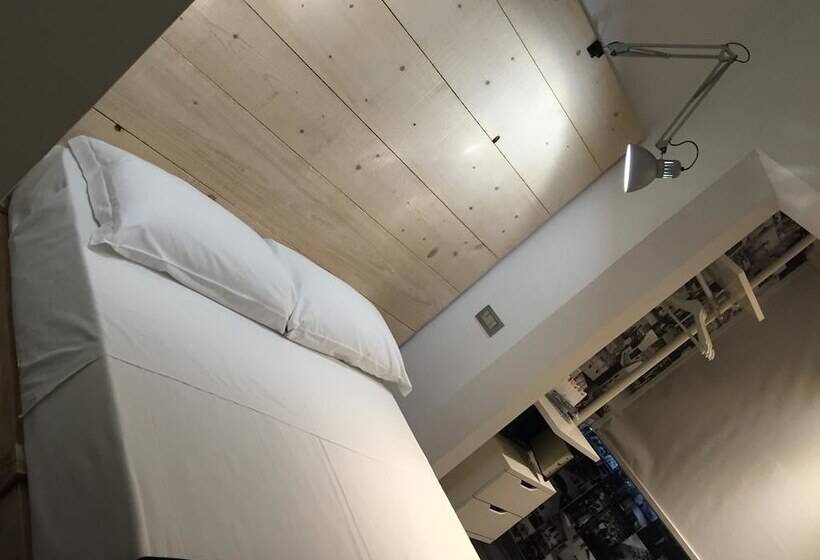 スタンダードルーム, Perla The Storyhoteller