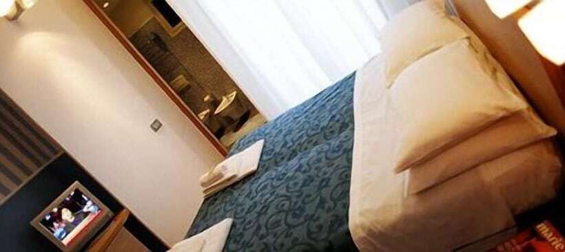 スタンダード4人部屋, Perla The Storyhoteller