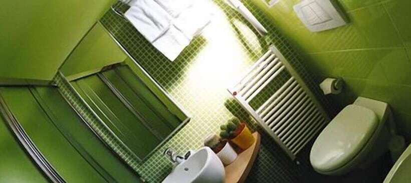 スタンダード4人部屋, Perla The Storyhoteller