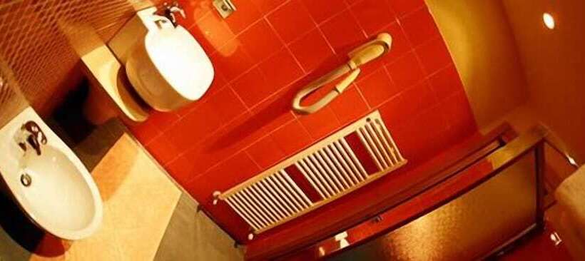 スタンダードルーム, Perla The Storyhoteller