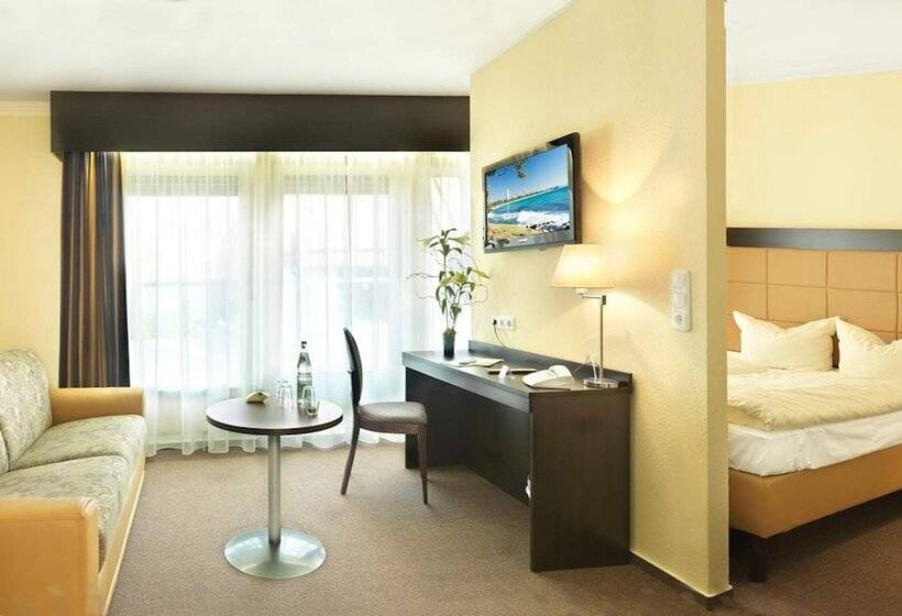 חדר סטנדרט לשלושה, Zur Heideblüte