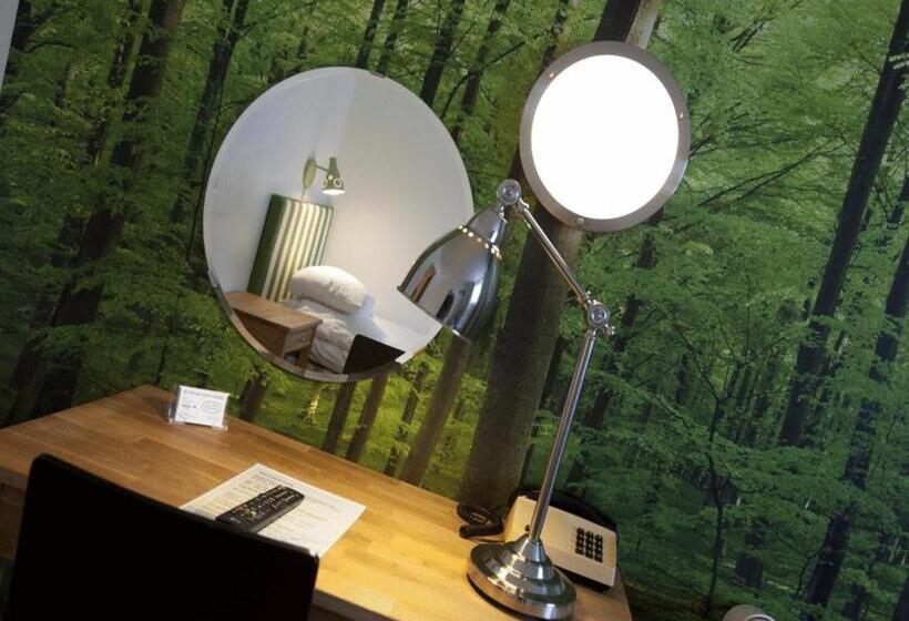 标准三人间, Lages Motel